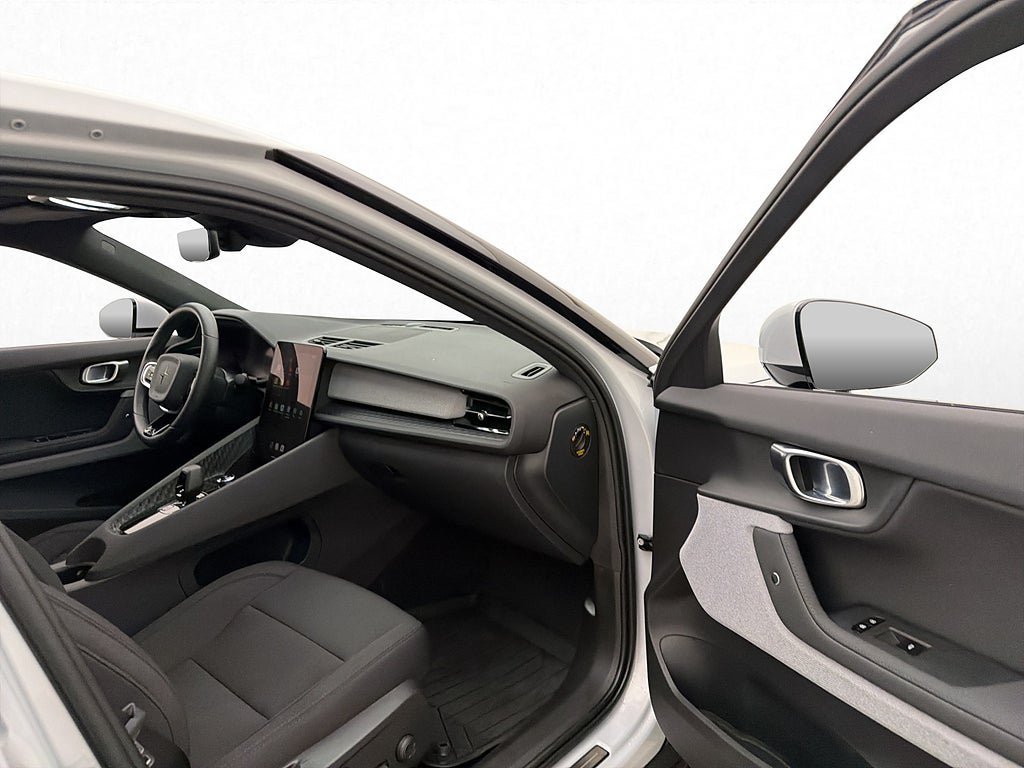 Vehicle Image 25