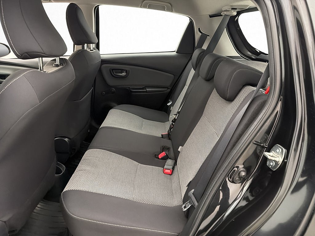 Vehicle Image 23