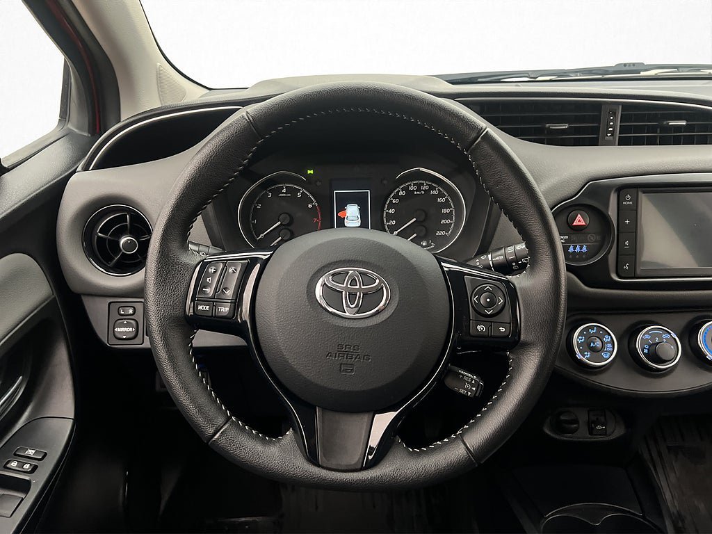 Vehicle Image 13