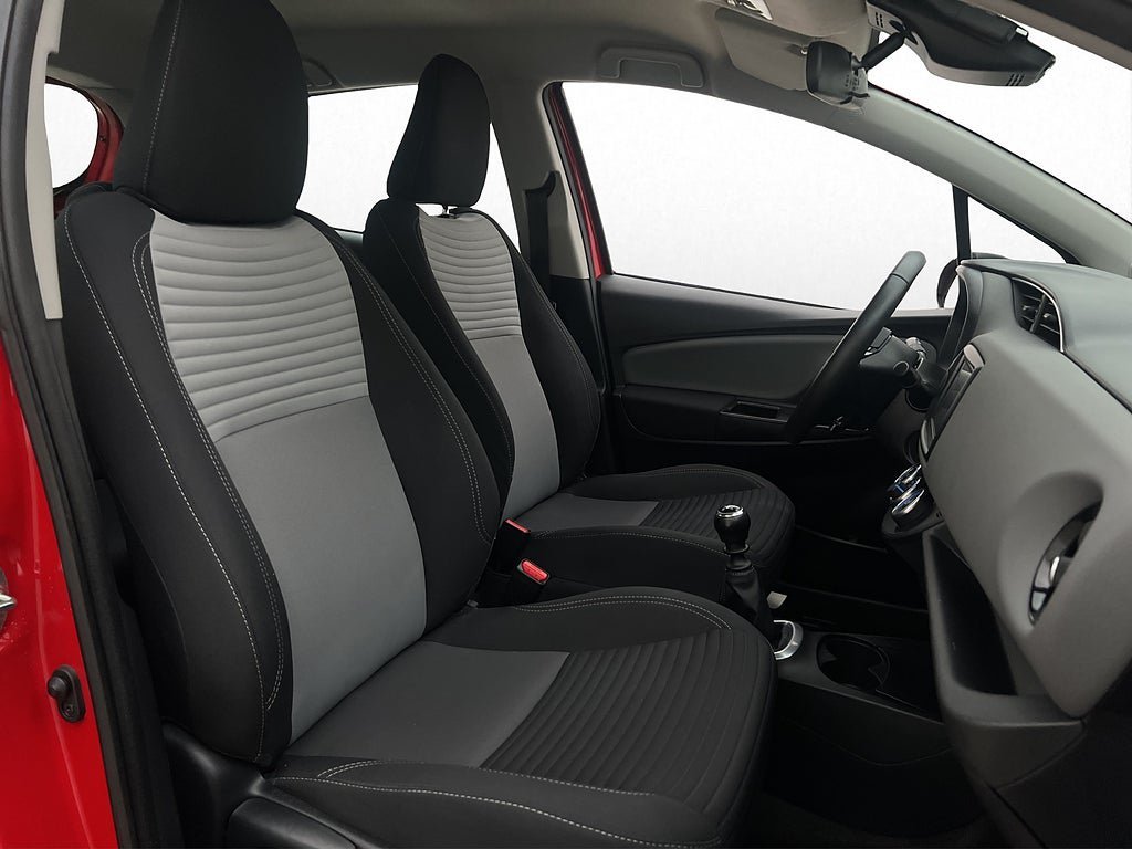 Vehicle Image 25