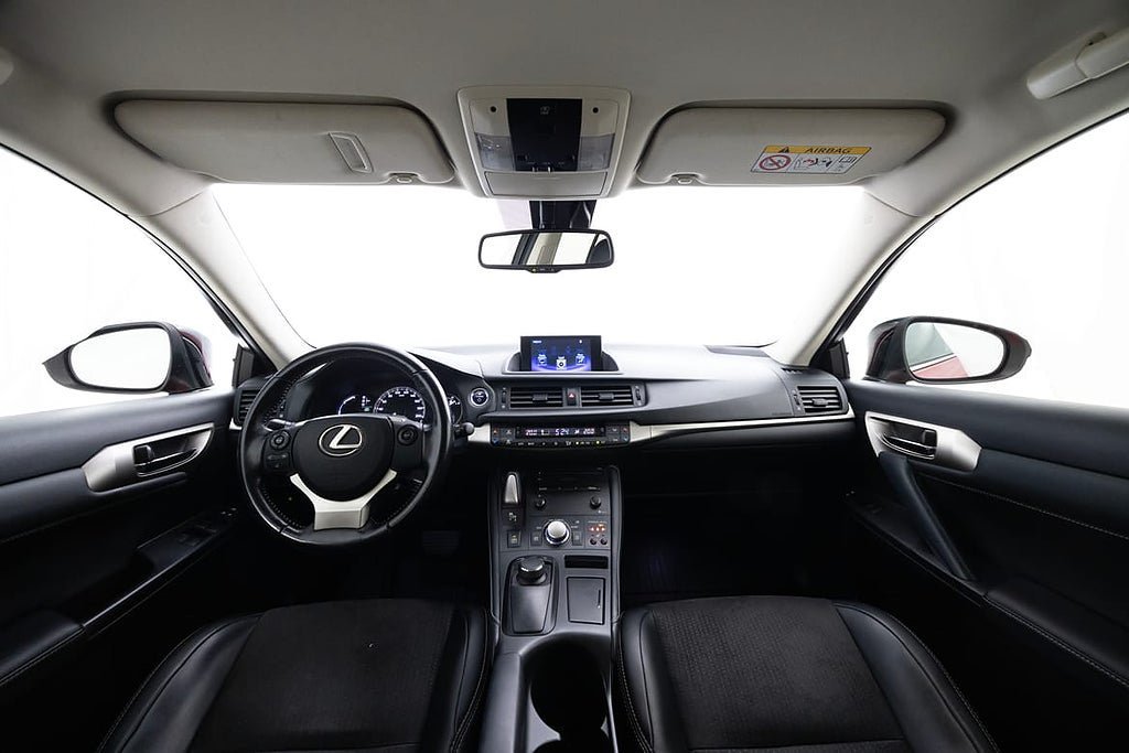 Vehicle Image 13