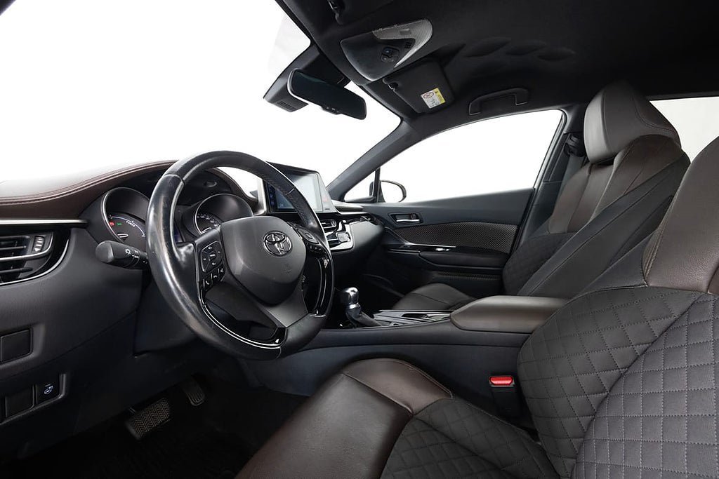 Vehicle Image 16
