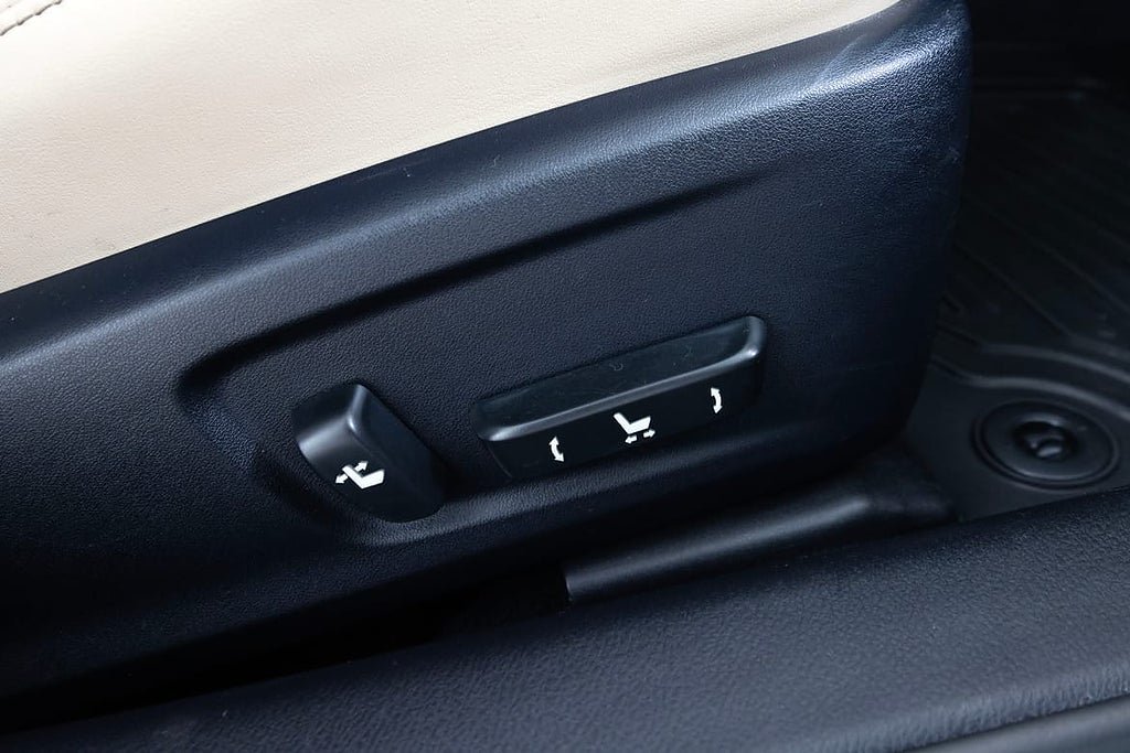 Vehicle Image 23