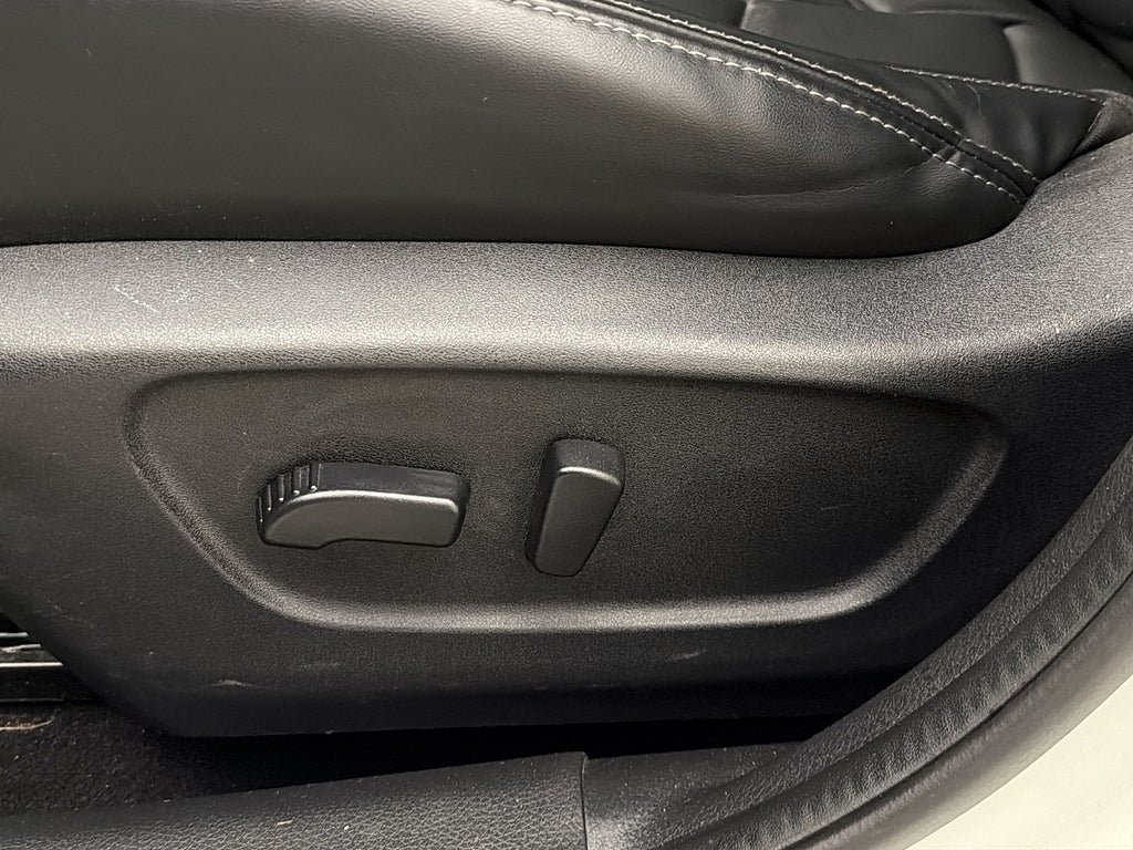 Vehicle Image 28