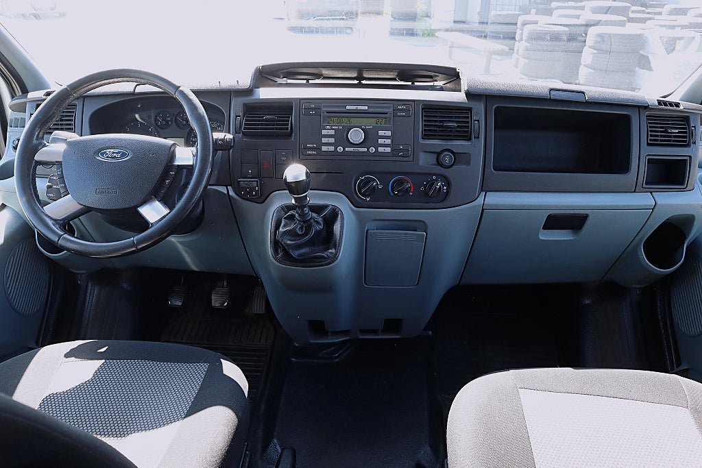 Vehicle Image 11