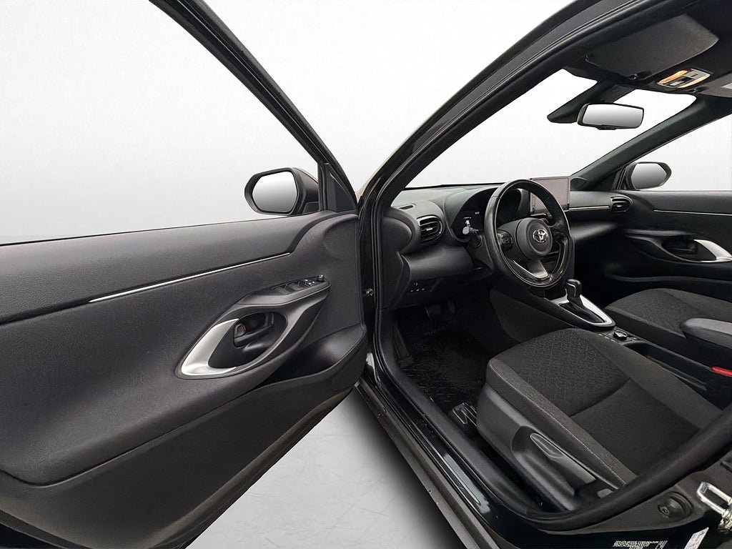 Vehicle Image 10