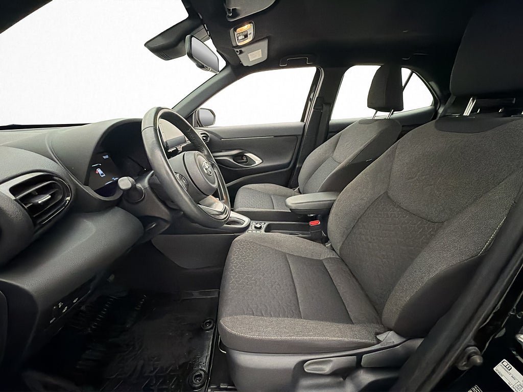 Vehicle Image 11