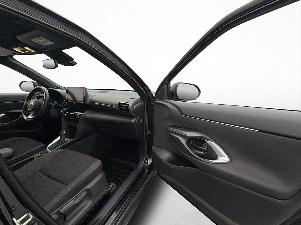 Vehicle Image 25