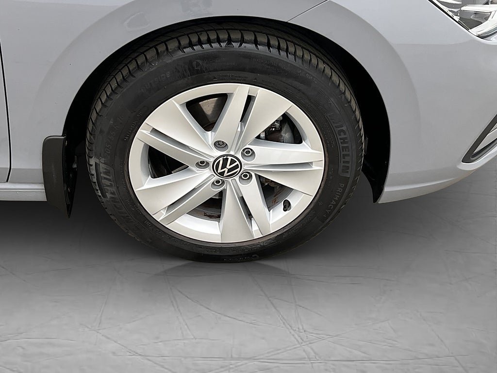 Vehicle Image 30