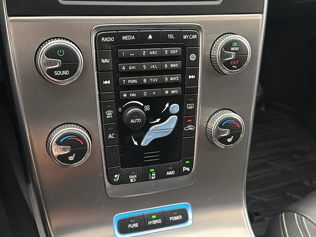 Vehicle Image 24