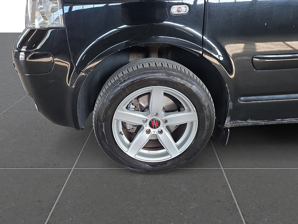 Vehicle Image 6