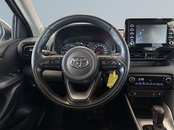 Vehicle Image 9