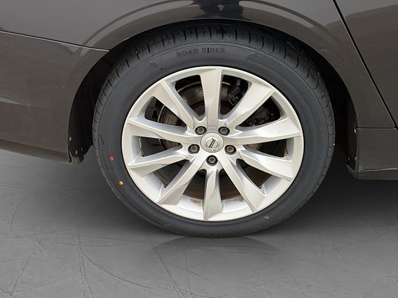 Vehicle Image 30