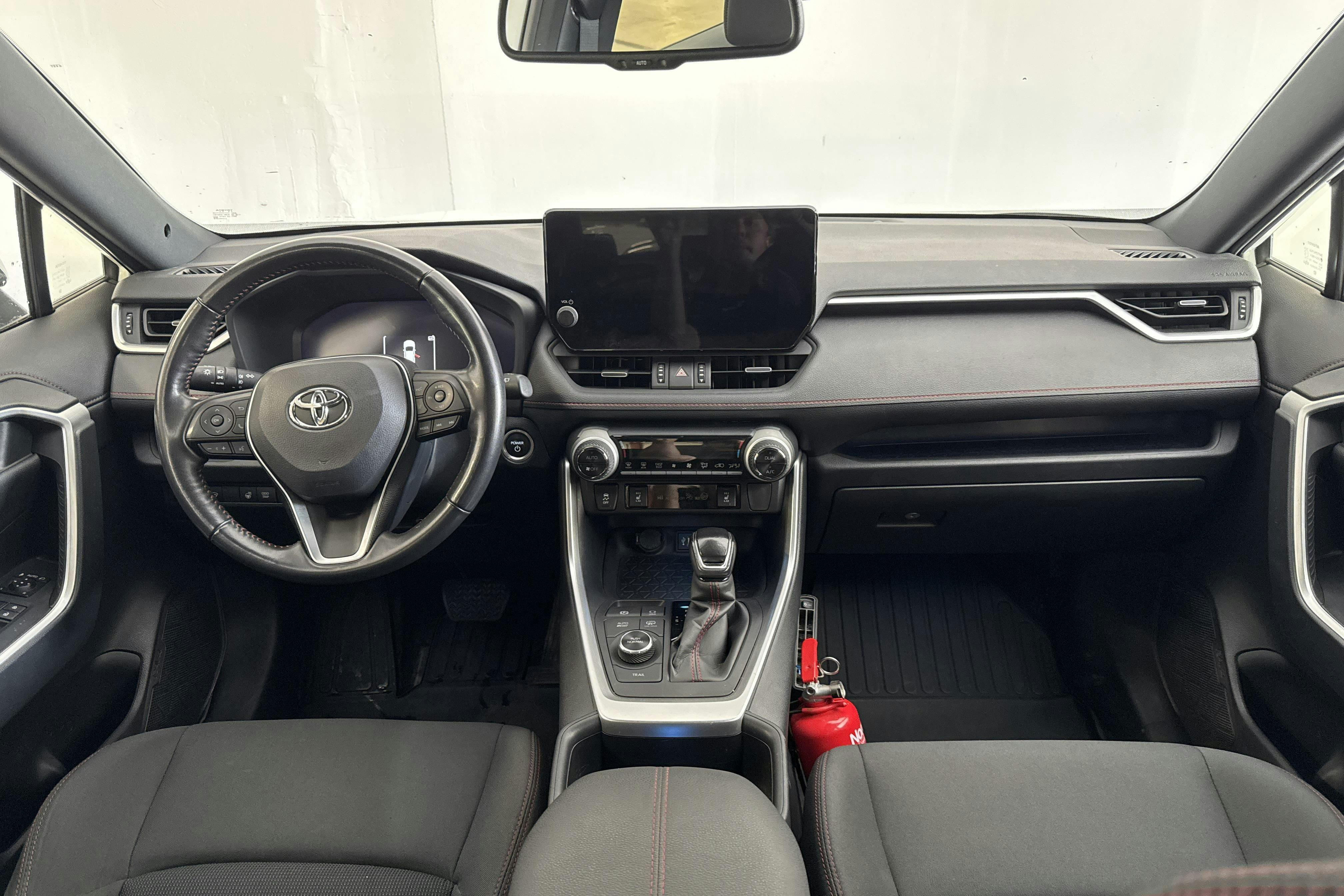 Vehicle Image 6