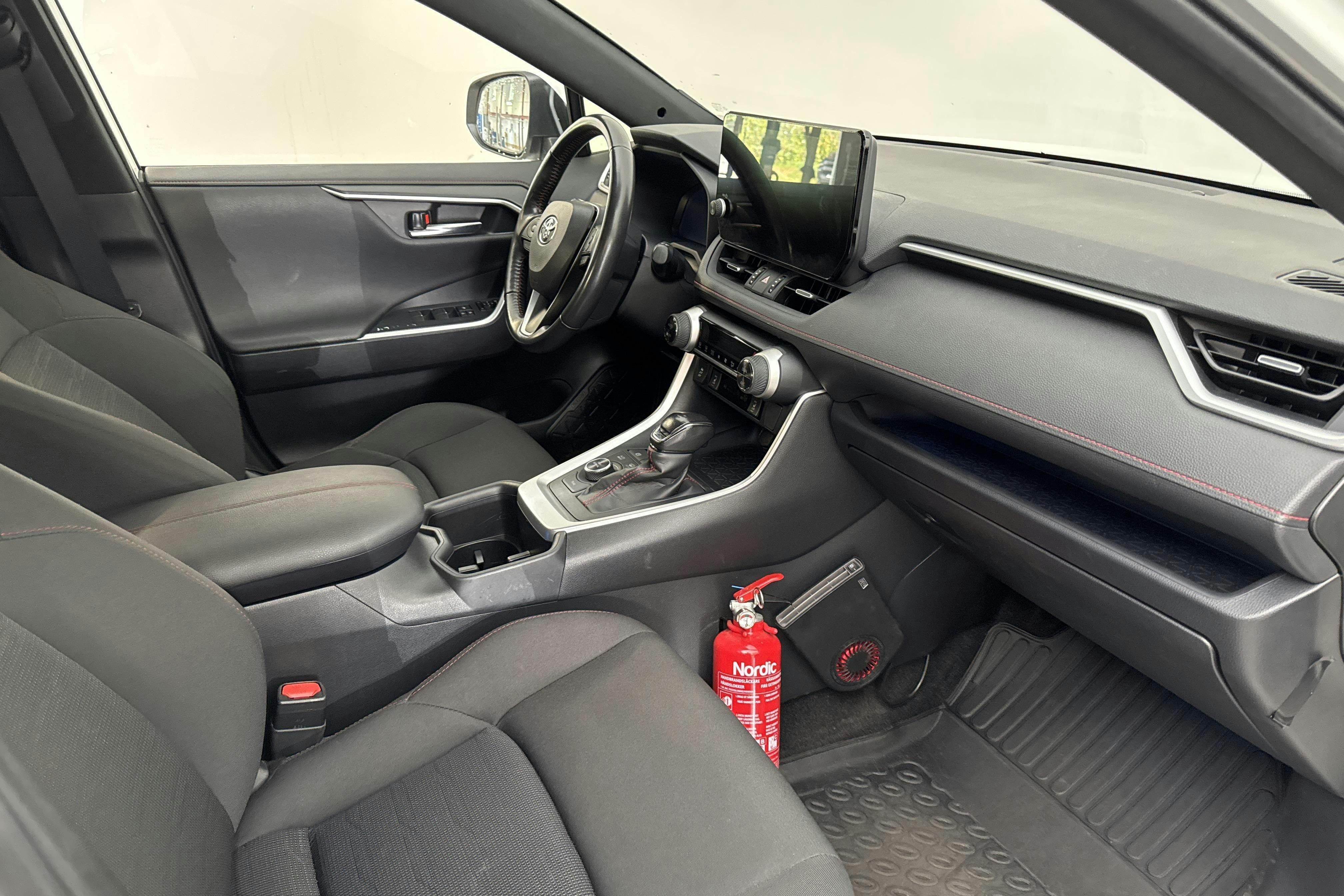 Vehicle Image 7