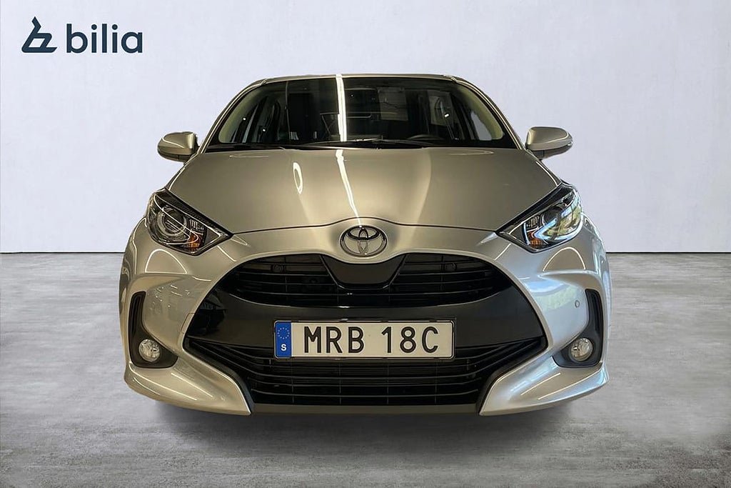 Vehicle Image 6