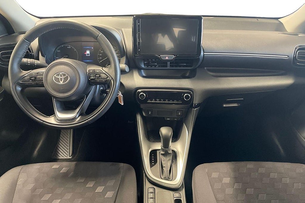 Vehicle Image 10