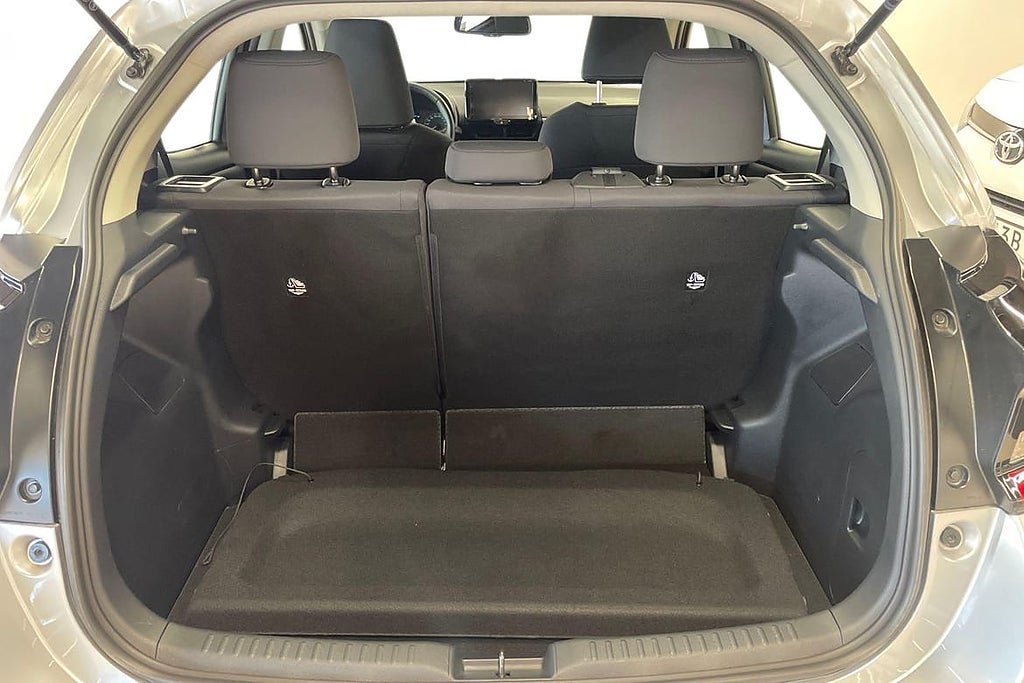 Vehicle Image 12