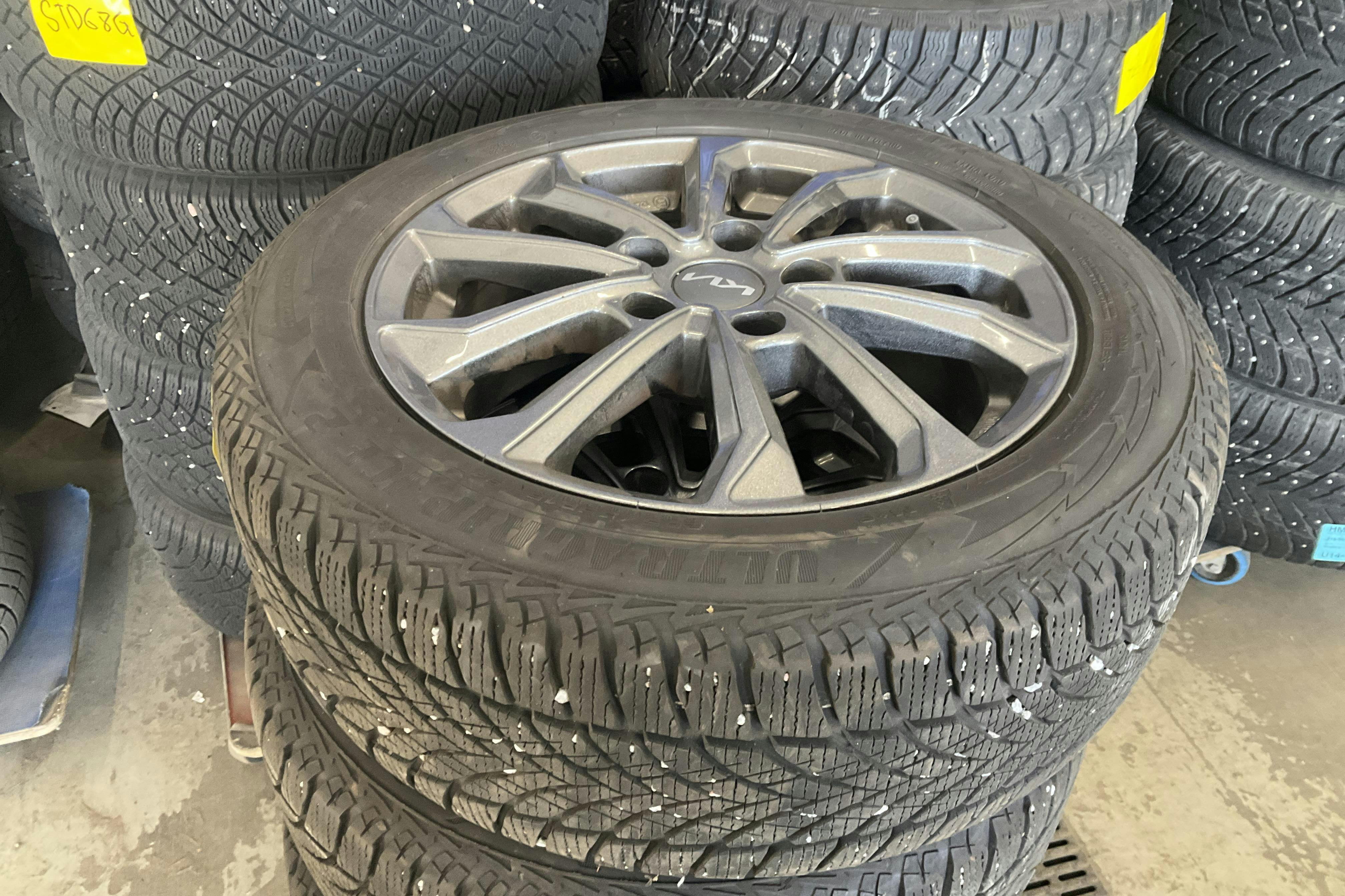 Vehicle Image 22
