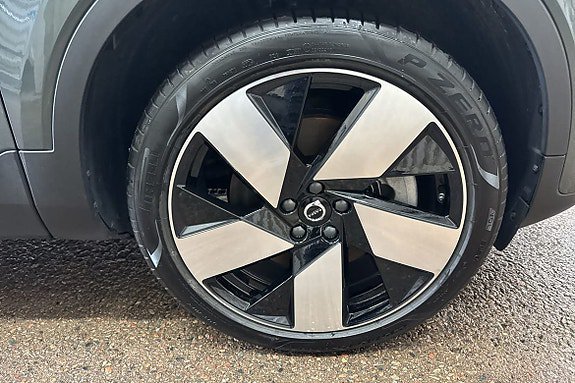 Vehicle Image 24