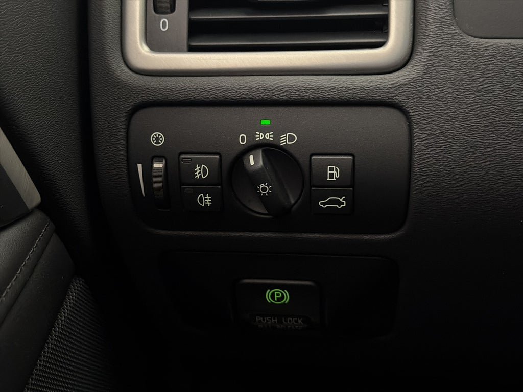 Vehicle Image 28