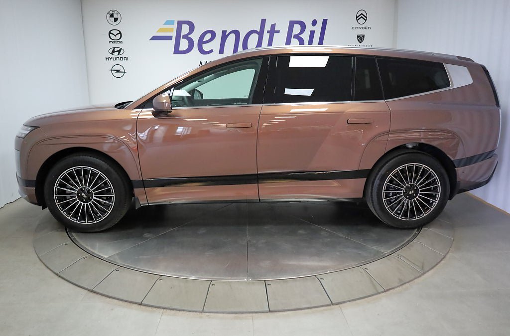 Vehicle Image 8
