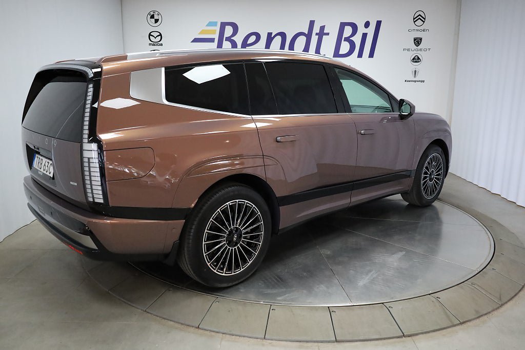 Vehicle Image 16