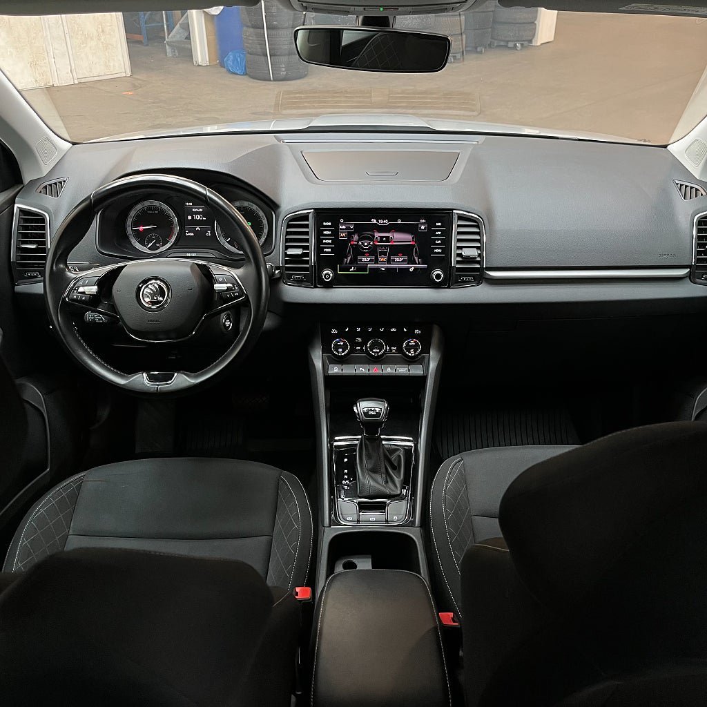 Vehicle Image 9