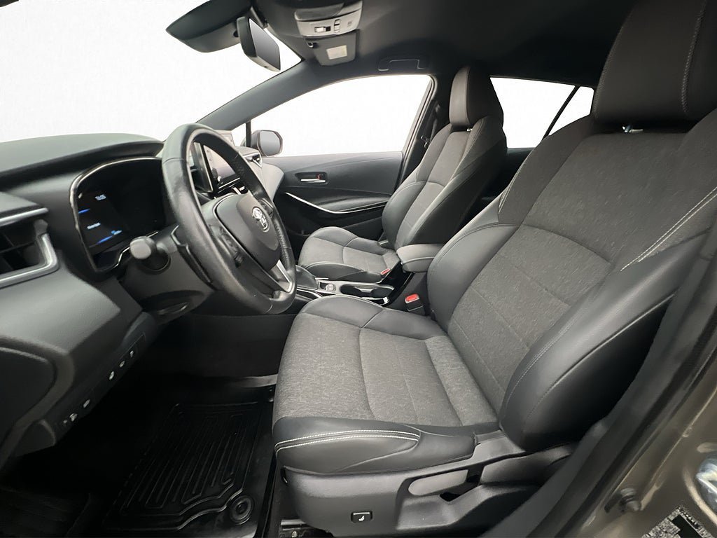 Vehicle Image 12