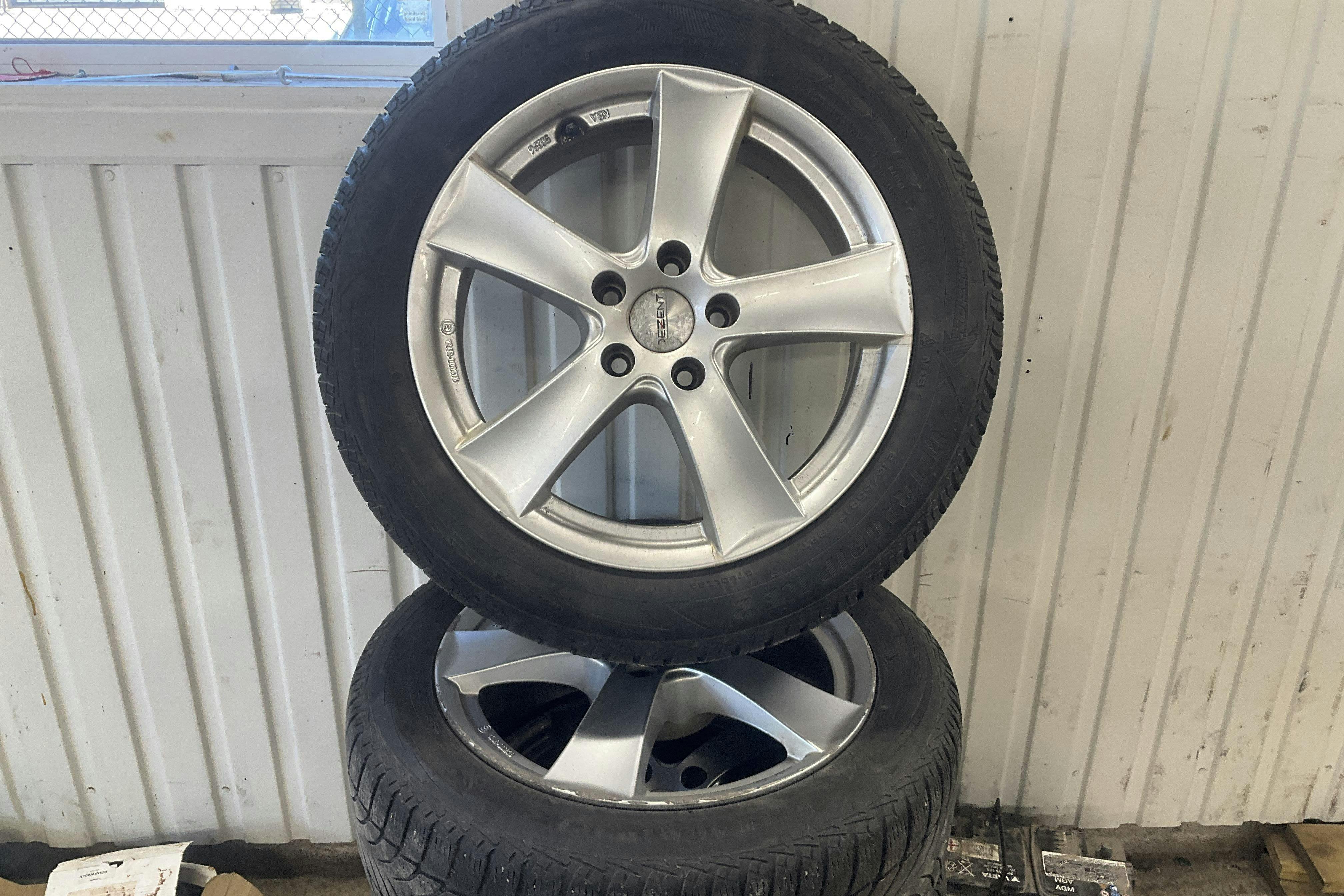 Vehicle Image 16