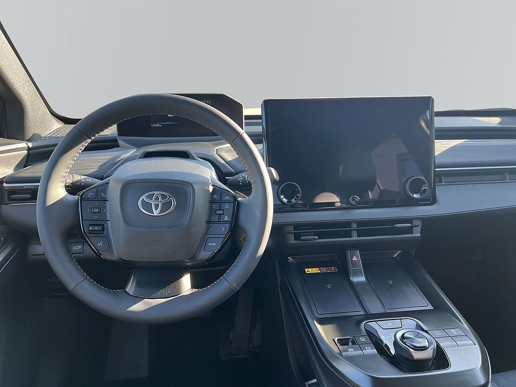 Vehicle Image 8