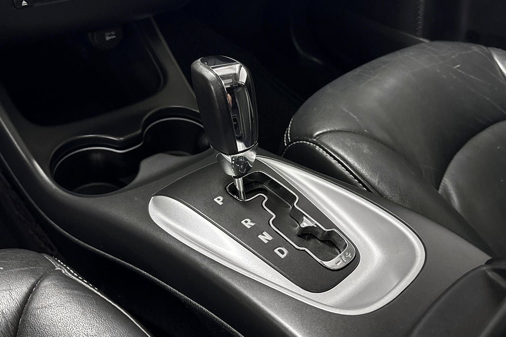 Vehicle Image 9