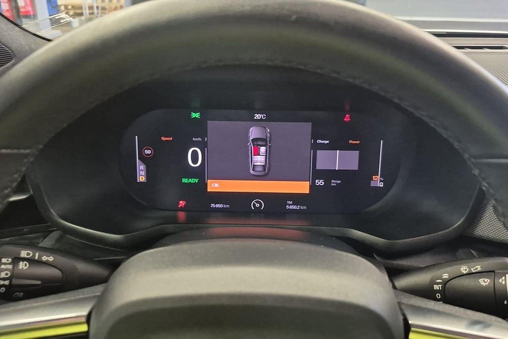 Vehicle Image 12