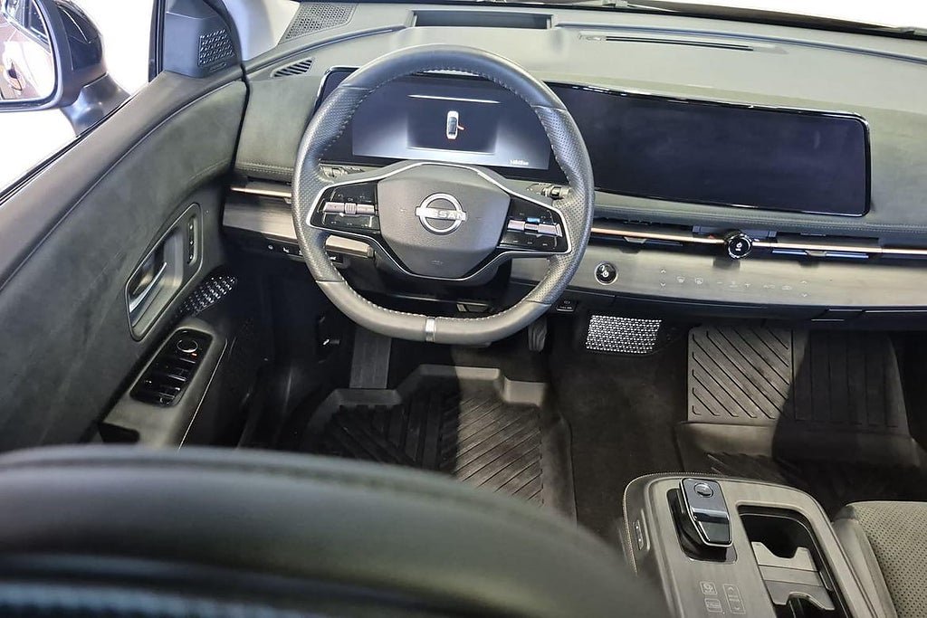 Vehicle Image 22