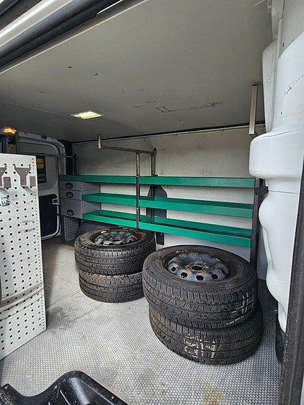 Vehicle Image 9