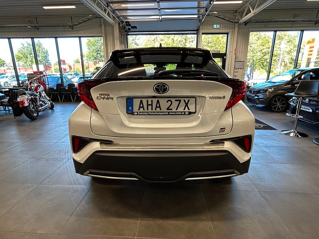 Vehicle Image 6