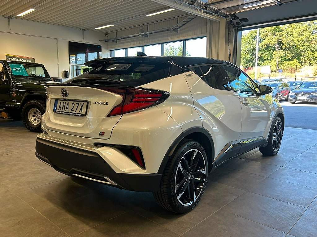 Vehicle Image 8