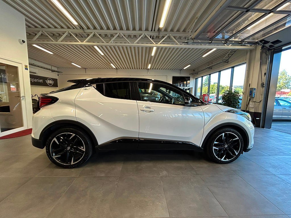 Vehicle Image 9