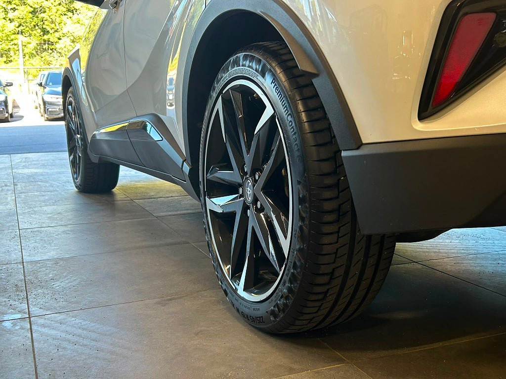 Vehicle Image 11