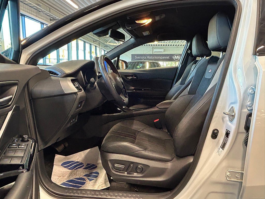 Vehicle Image 12