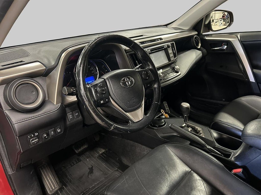 Vehicle Image 14