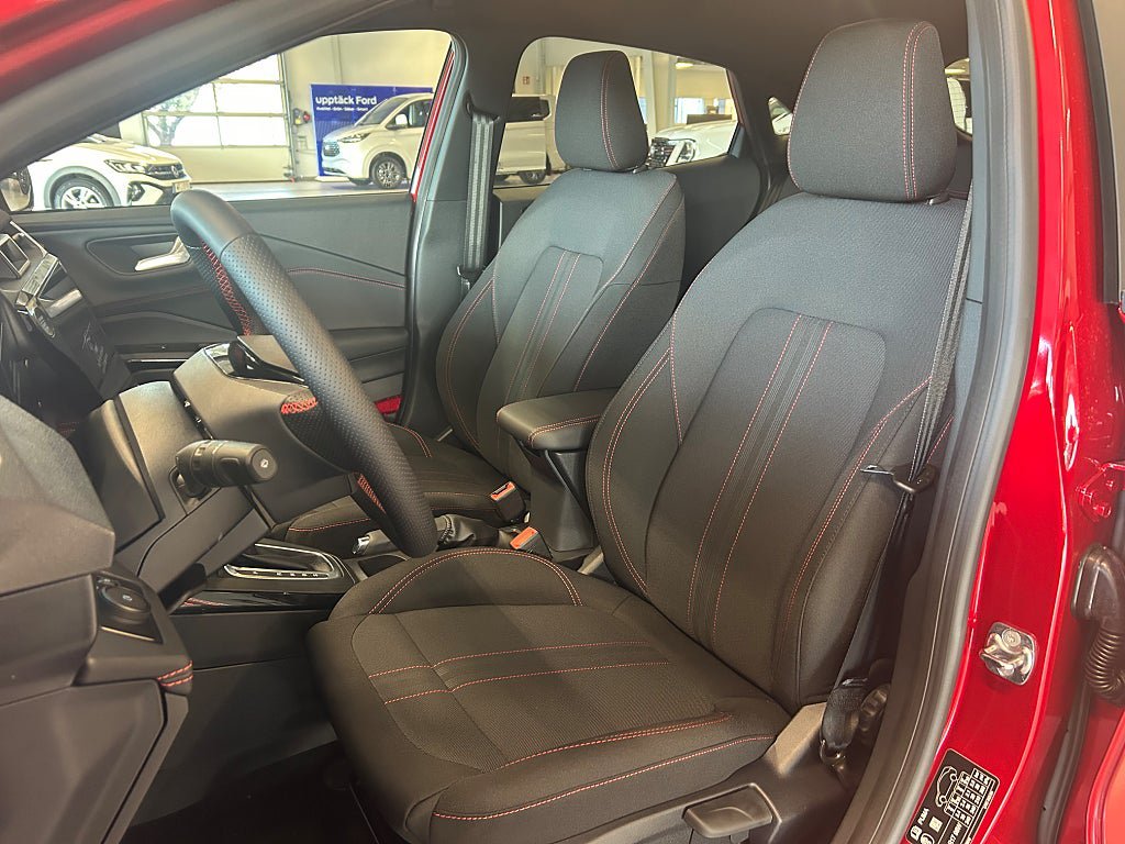 Vehicle Image 8