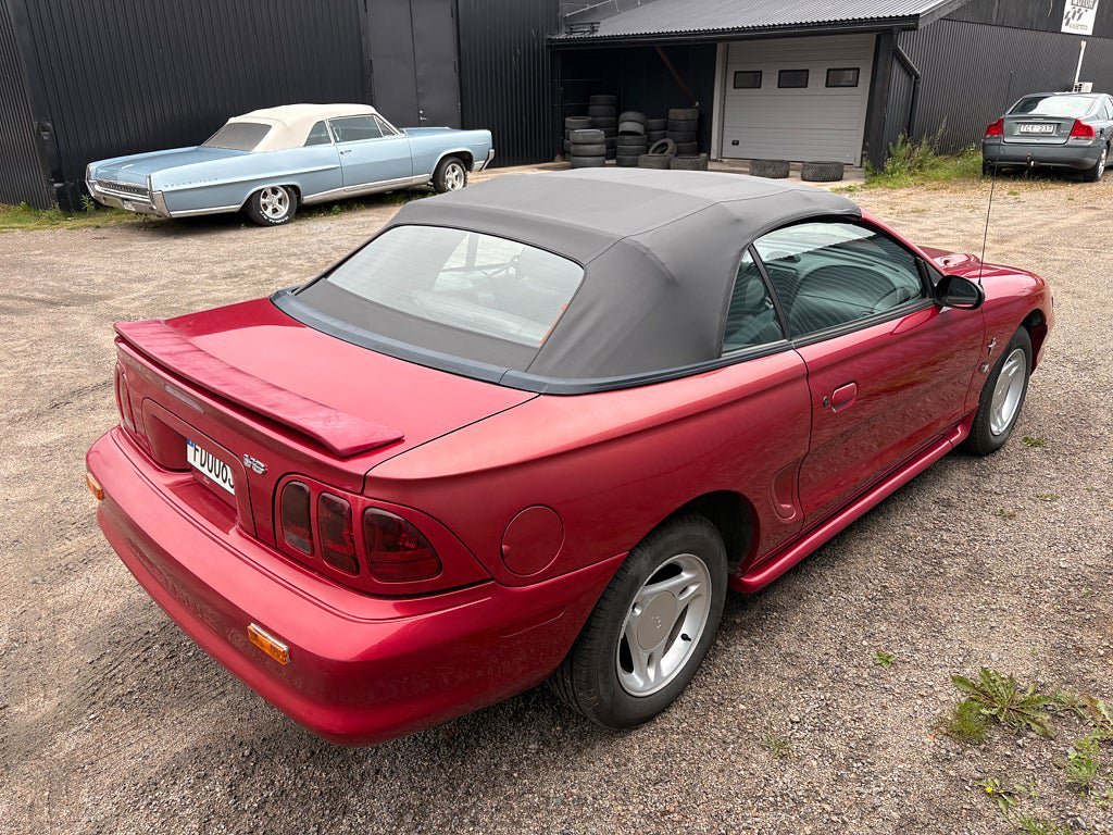 Vehicle Image 9