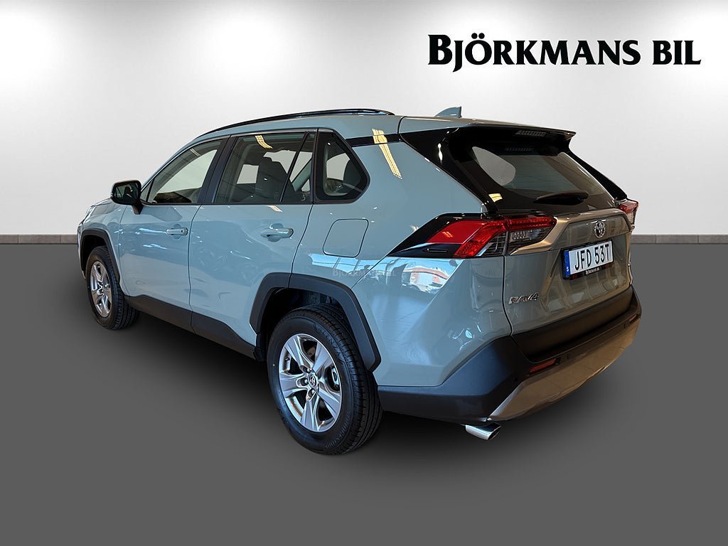 Vehicle Image 6
