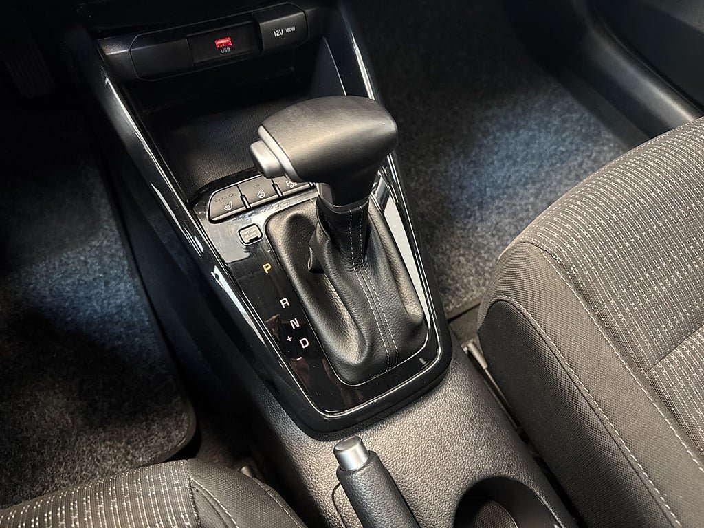 Vehicle Image 12