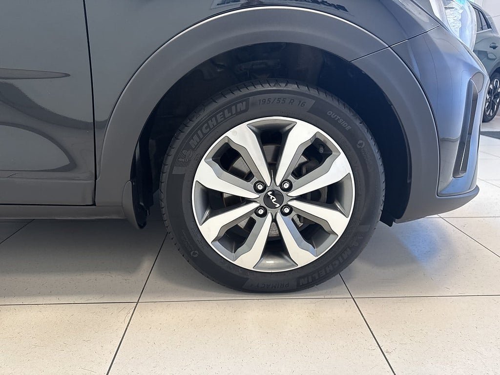 Vehicle Image 17