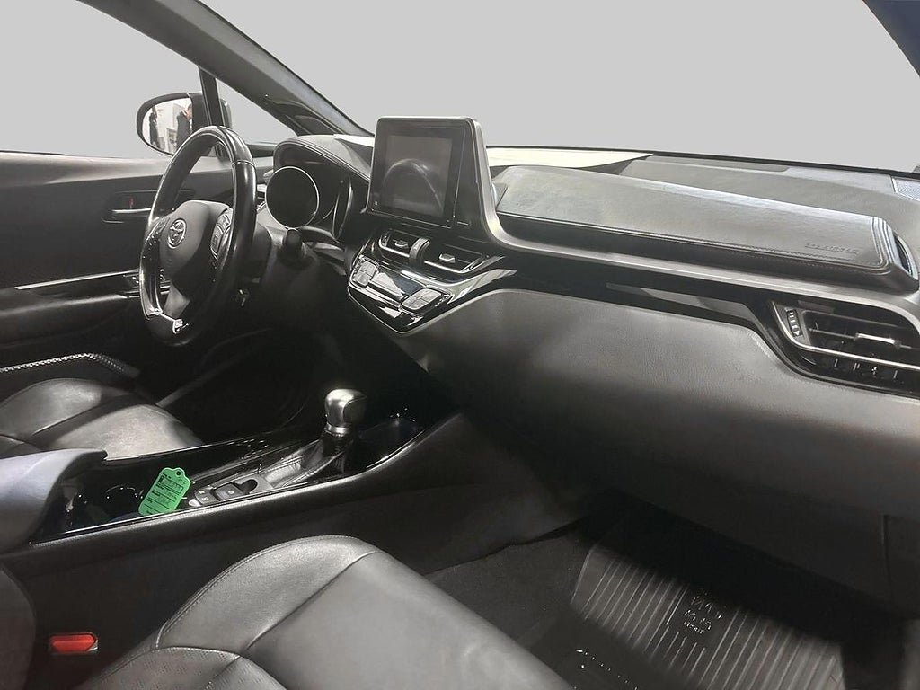 Vehicle Image 9