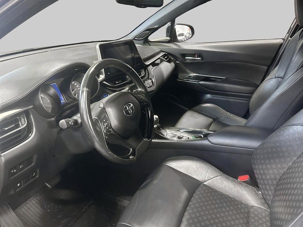 Vehicle Image 13