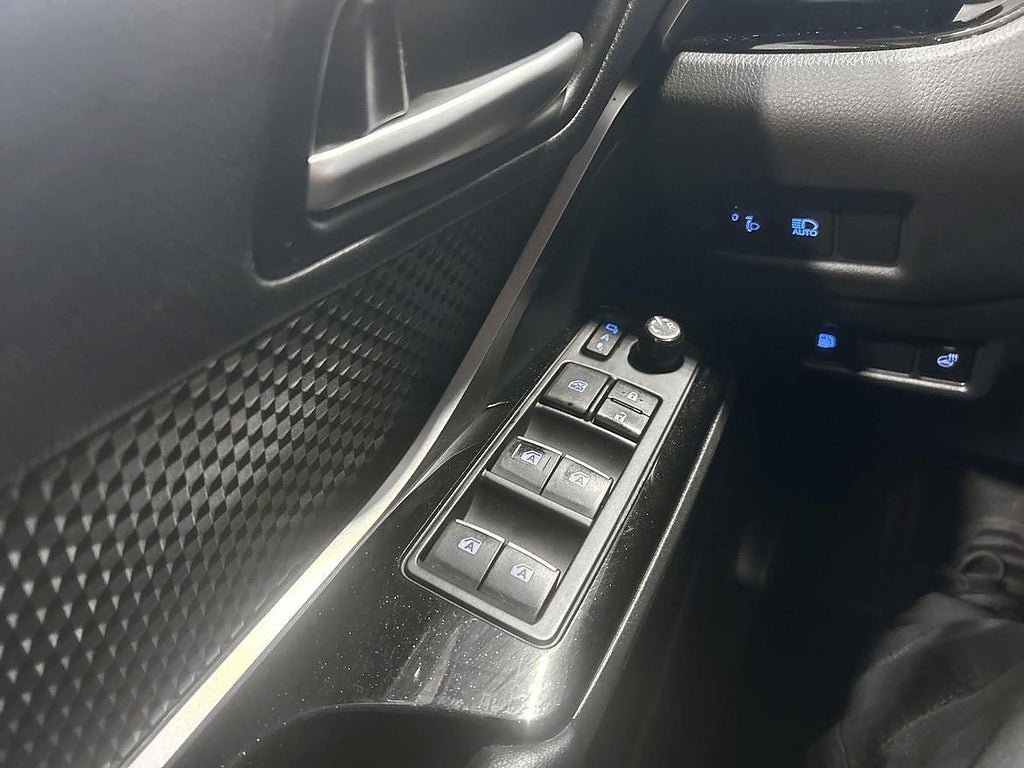 Vehicle Image 21