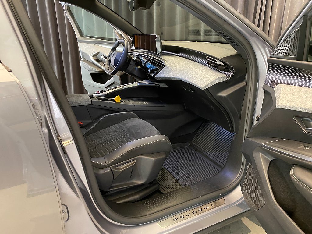 Vehicle Image 38